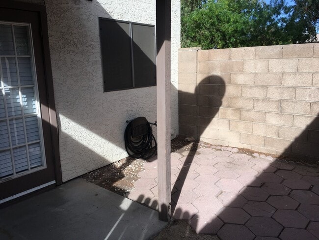 Building Photo - **EXCELLENT 3br/2.5ba/2carport TOWNHOUSE (GUADALUPE & GILBERT)**