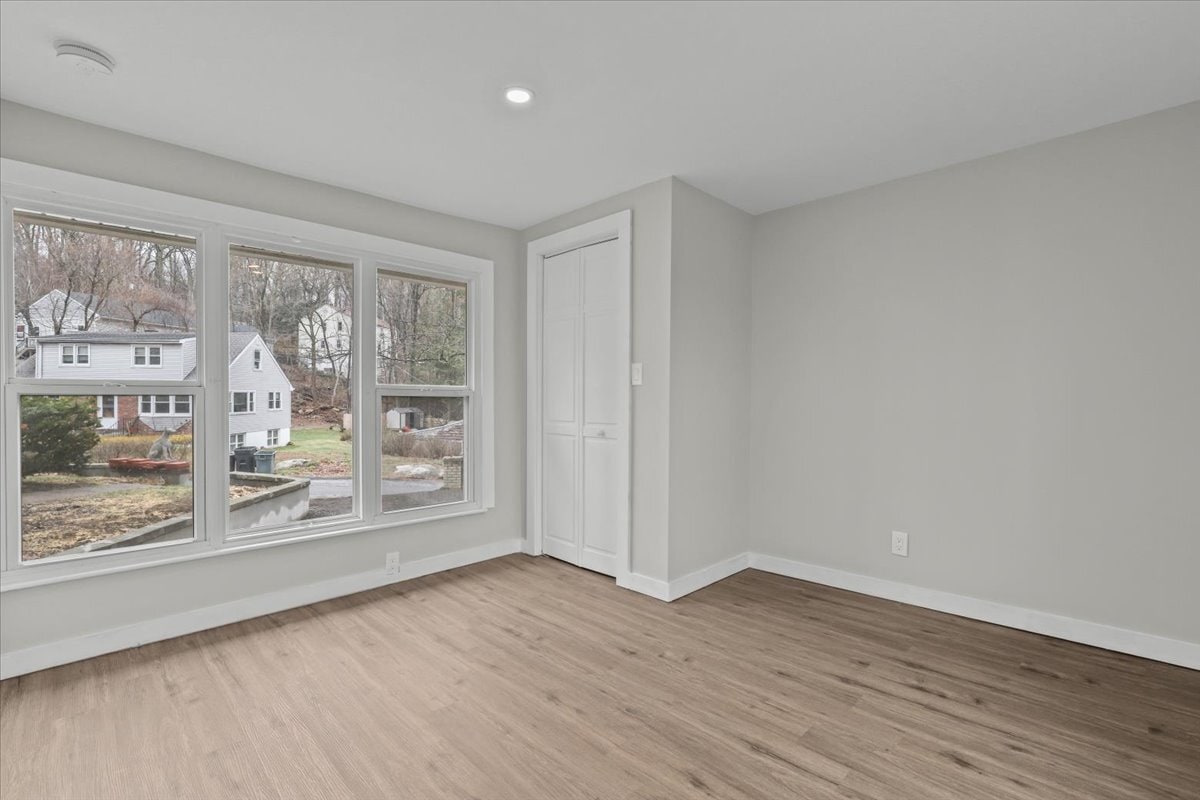 Building Photo - 8 Teatown Ct