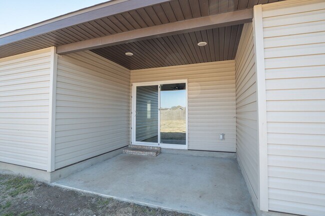 Building Photo - 3 Bedroom 2 Bathroom Home in  Farmington, AR!!!