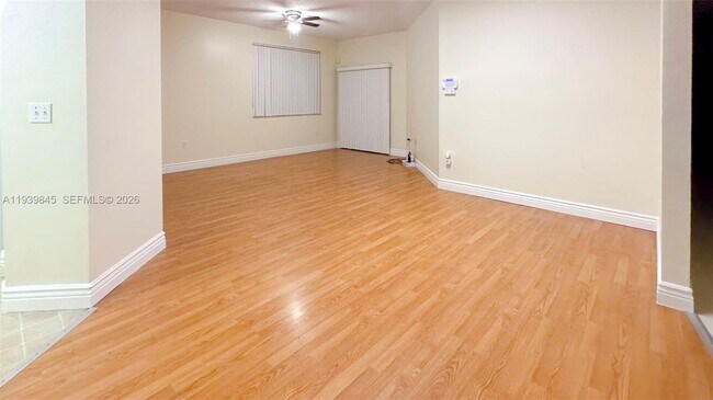 Building Photo - 6928 SW 39th St