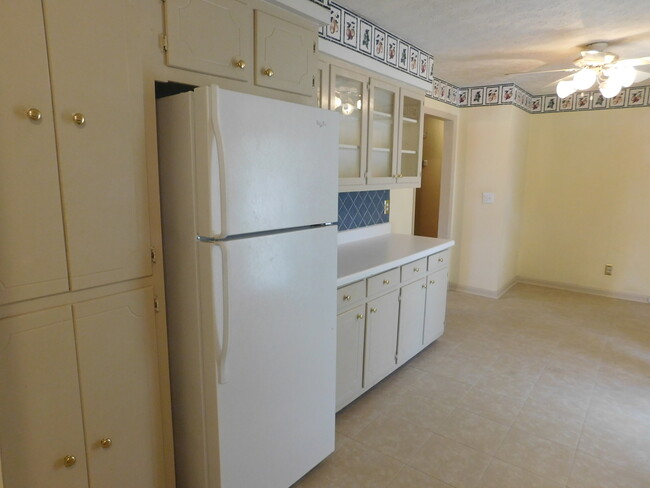 Building Photo - 1730 Elmwood Dr