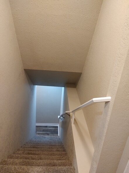 Building Photo - 1619 W Providence Ave