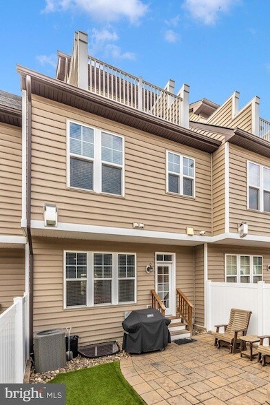 Building Photo - 619 Blandwood Rd