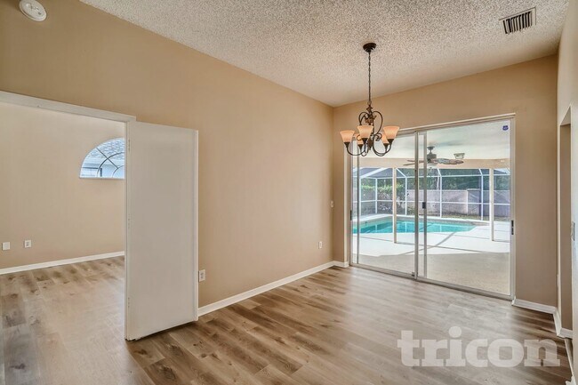 Building Photo - 856 Crestridge Cir