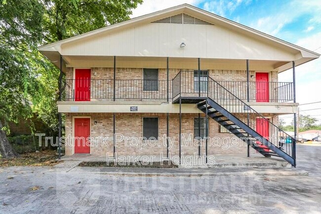 Primary Photo - 501-501 Root Ave