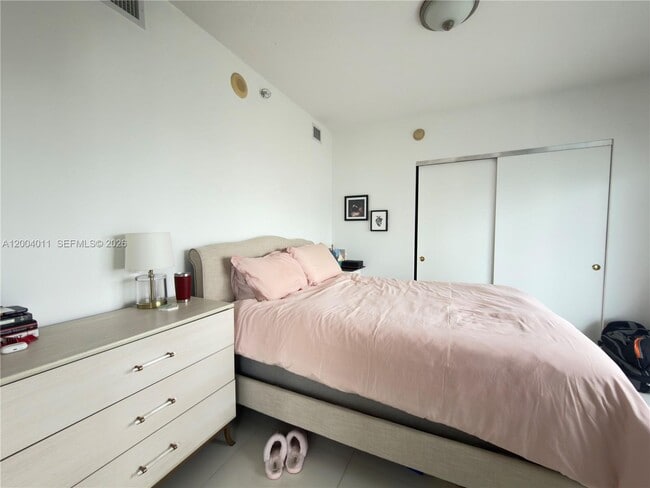 Building Photo - 185 SW 7th St