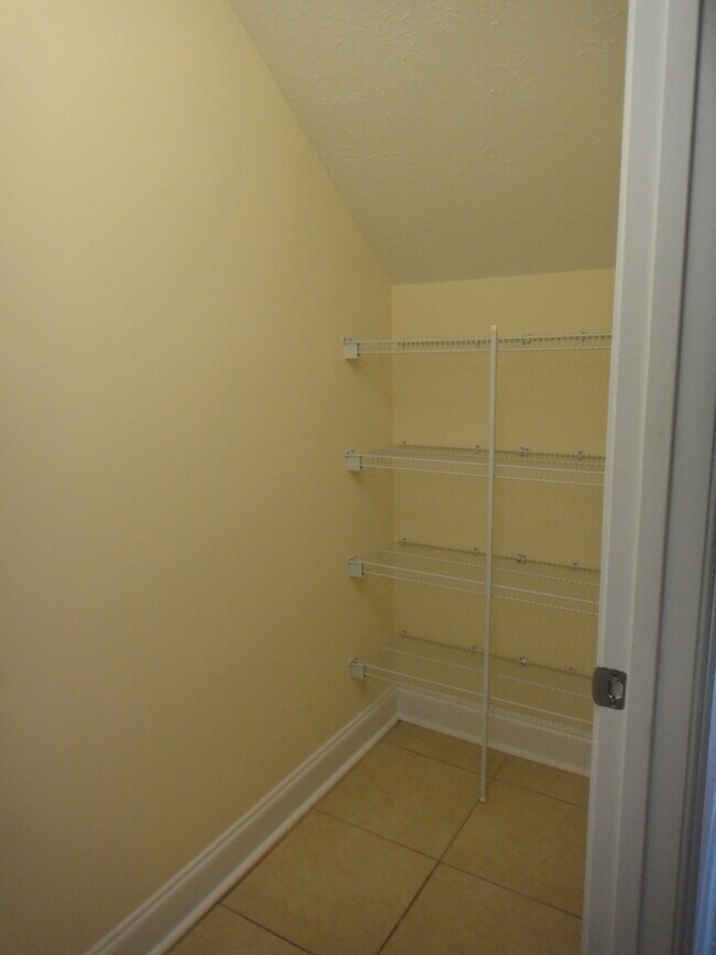 Building Photo - 3260 Mill Creek Rd