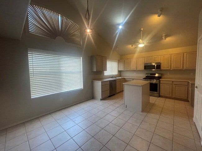 Building Photo - 922 N Sicily Dr
