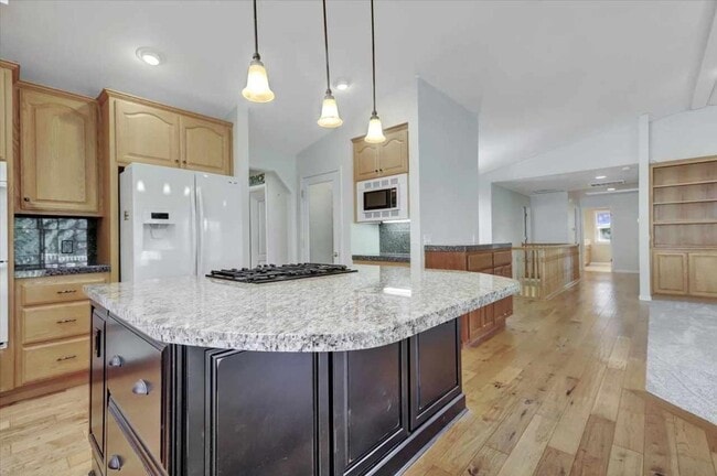 Building Photo - Golf Course 3/2 home in Lake Wildwood, Pen...