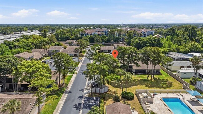 Building Photo - 2131 Ridge Rd S