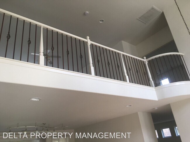 Building Photo - 4 br, 3 bath House - 2221 Serena Ave