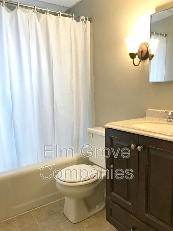 Building Photo - 67 Stark St