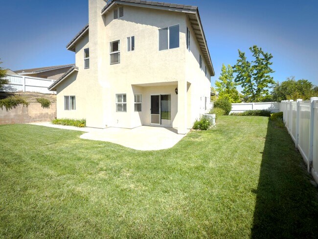 Building Photo - RARE 6 BEDROOM HOME FOR RENT IN OPTIMUM LO...