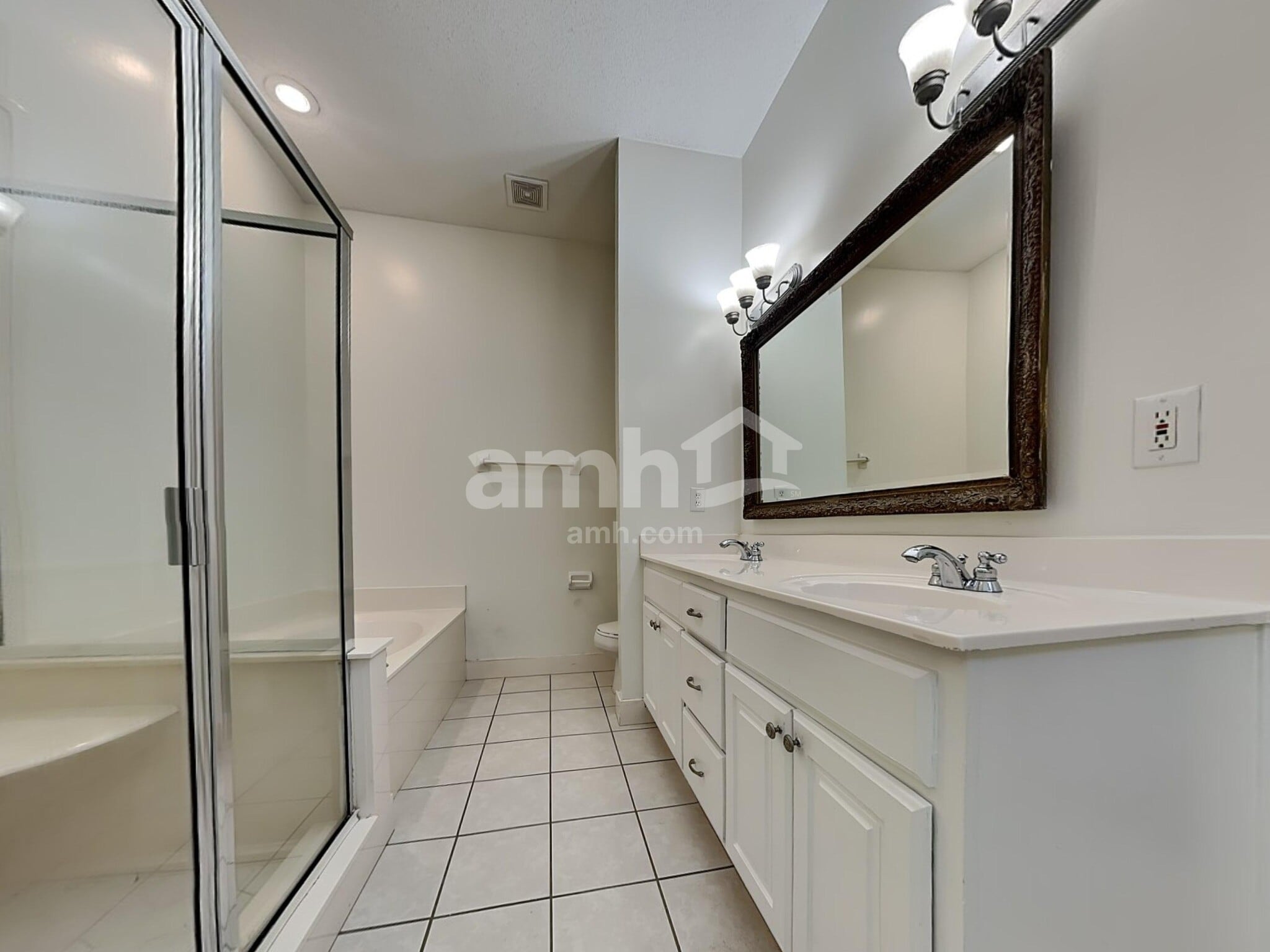 Building Photo - 3864 Lake Village Cv