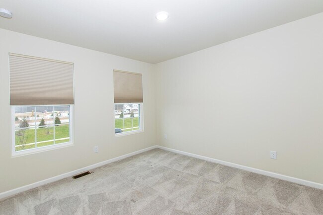 Building Photo - 717 Risdon Trail S