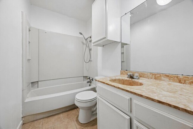 Building Photo - 8202 Mescalero Dr