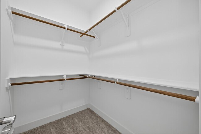 Building Photo - 714 Zoe St