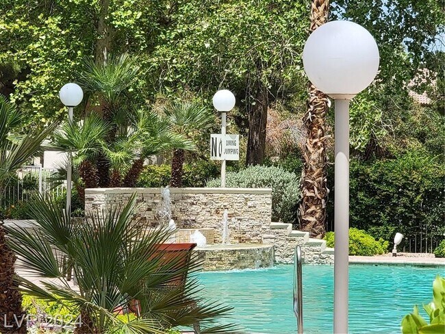 Building Photo - GREEN VALLEY 1ST FLOOR UNIT WITH ATTACHED ...