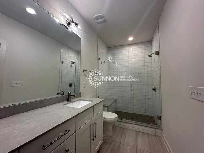 Building Photo - 3 Bed 3.5 Bath Townhome in NODA