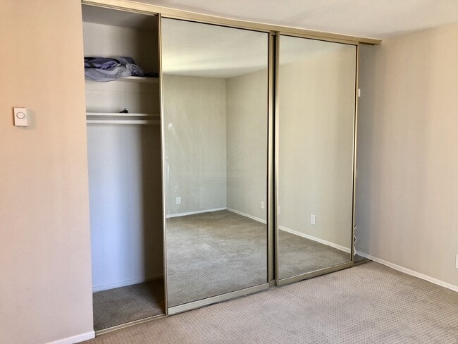 Building Photo - Ocean View Corner Unit Condo w/Balcony+Jac...