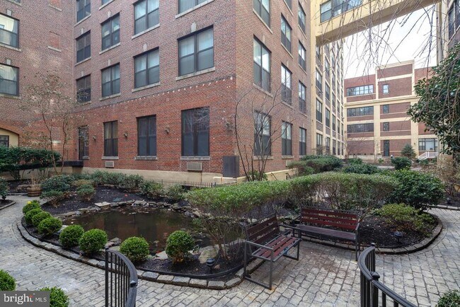 Building Photo - 1100 S Broad St