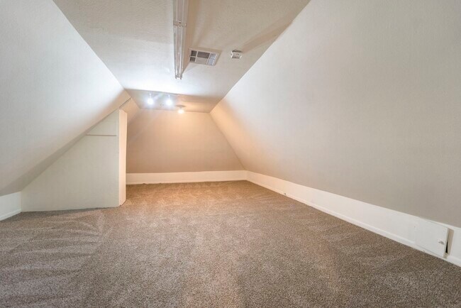 Building Photo - 1743 Randons Point Dr