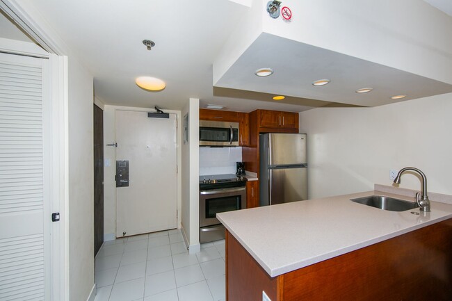 Building Photo - ILIKAI 1430 -Prime Living in Waikiki -