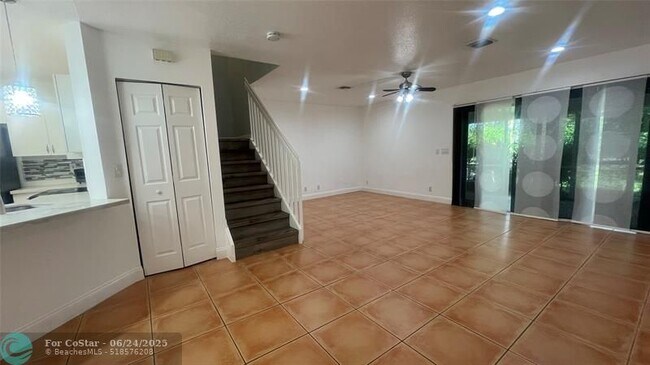 Building Photo - 1432 SW 47th Ave