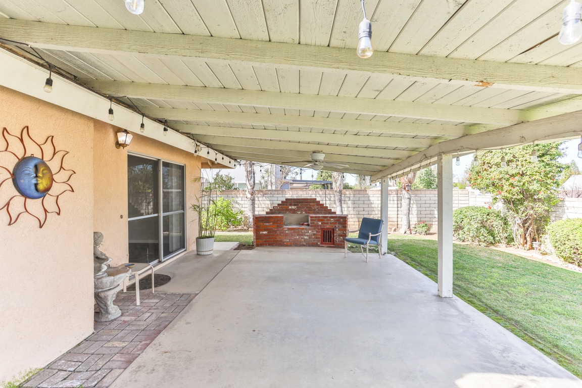 Building Photo - 205 E Old Mill Rd