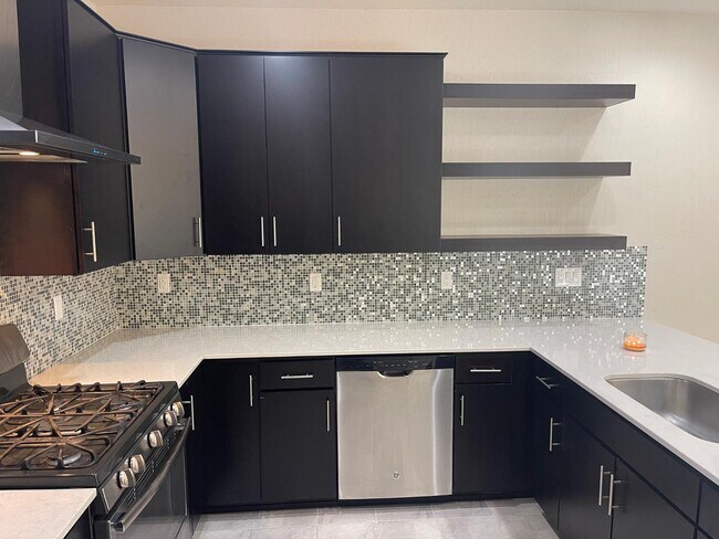 Building Photo - 1668 Bull Lea Dr SE