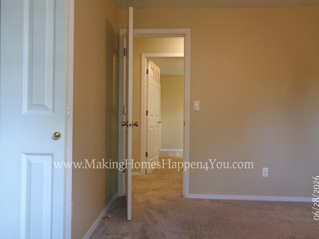 Building Photo - 260 SW Oregon Trail Dr