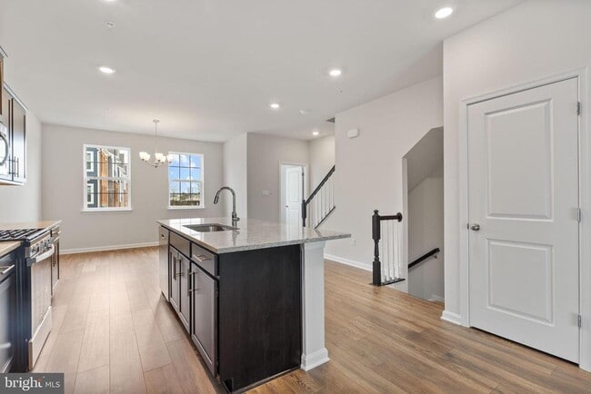 Building Photo - 5225 Manor Park Dr