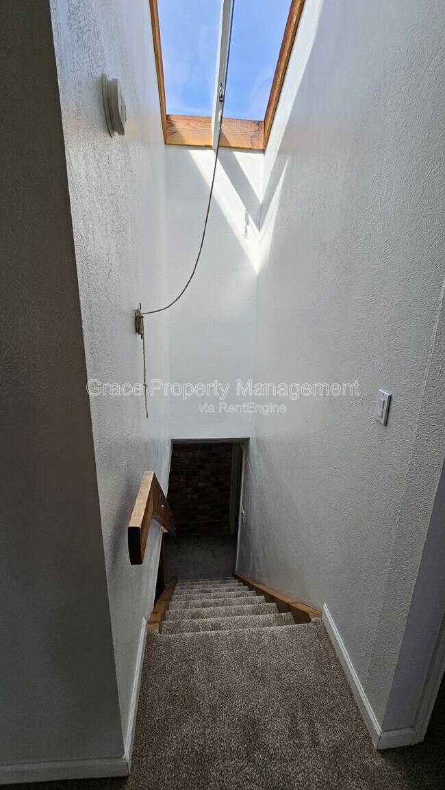 Building Photo - 8151 W Evans Ave