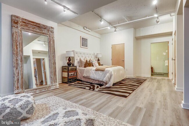 Building Photo - 1125 11th St NW