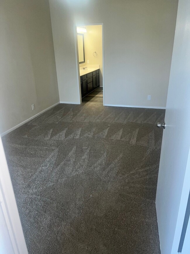 Building Photo - 1306 Marina Bay Dr