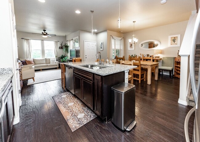 Building Photo - Gorgeous Gold Hills Mesa 2 Bedroom