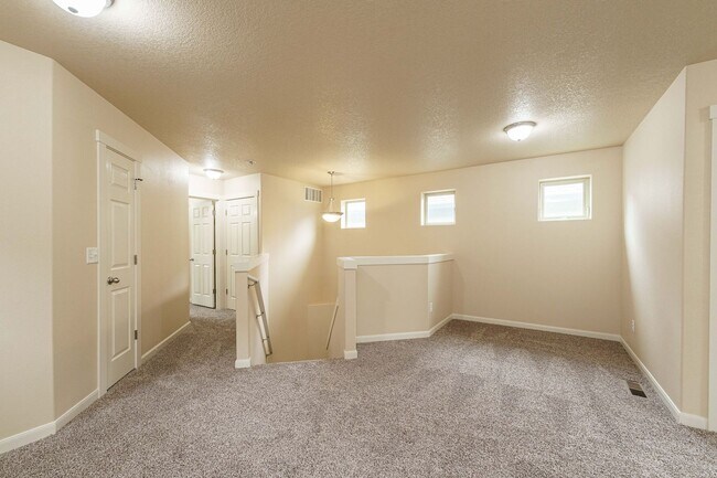 Building Photo - $1000 Year End Savings - Ask Us How! Convenient Location 3 Bedroom 2.5 Bathroom with Fence Back Yard