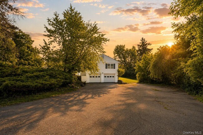 Building Photo - 249 Ridge Rd