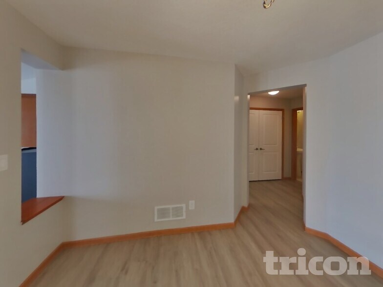 Building Photo - 1627 Fox Hunt Way