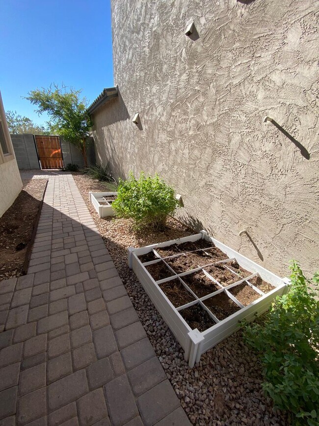 Building Photo - 3-Bed Home with Community Pool Access, Low-Maintenance Yard, and Upgraded Kitchen, Featuring Gran...