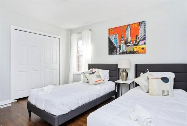 Building Photo - 1277 Blvd Lorraine SW