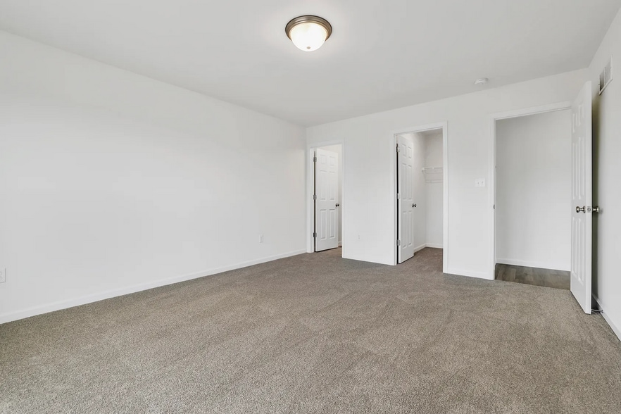 Building Photo - 728 Courtshire Crossing