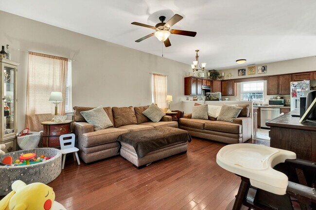 Building Photo - 122 Neely Cir NE