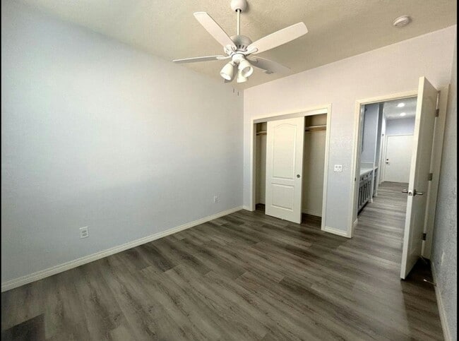 Building Photo - 9875 Magnolia Ave