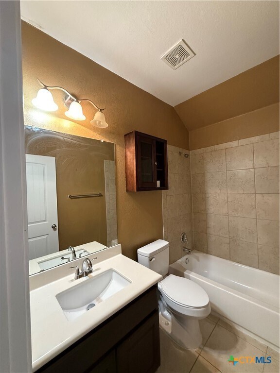 Building Photo - 305 Leather Oak Loop