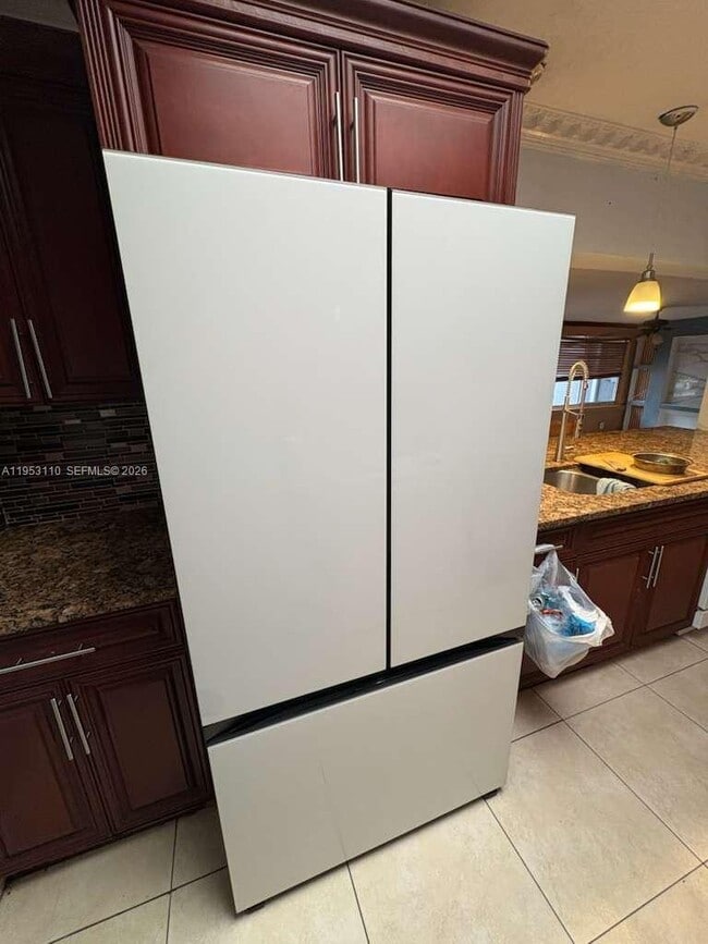 Building Photo - 221 NW 40th St