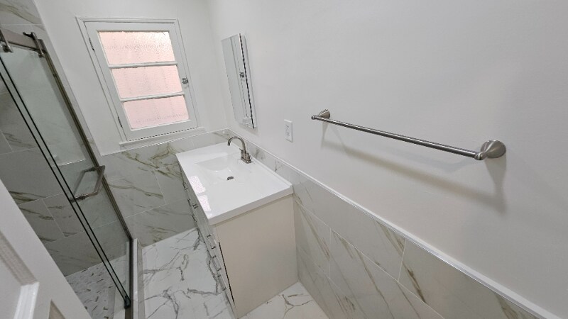 Building Photo - 120 N Gale Dr