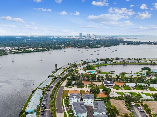 Building Photo - A charming coastal townhouse, just minutes from downtown St. Pete!