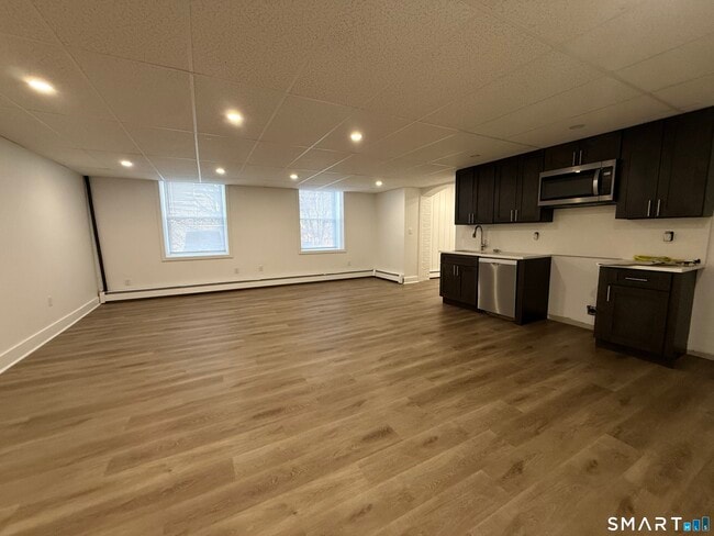 Building Photo - 156 Garfield Ave