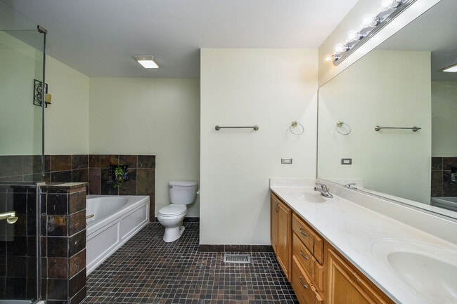 Building Photo - 3169 Saganashkee Ln